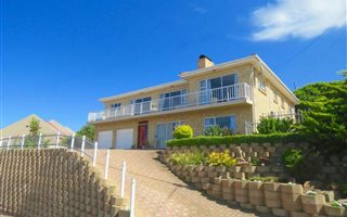 4 Bedroom House in Dana Bay
