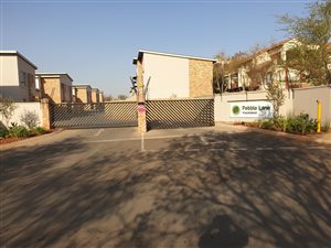 2 Bed Townhouse in Hazeldean (Silverlakes Surroundings)