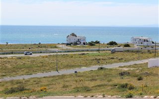 475 m² Land available in Da Gama Bay