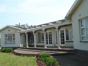 6 Bed House in La Mercy