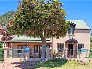 5 Bed House in Kommetjie