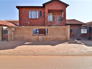 4 Bed House in Protea Glen