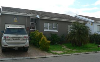 2 Bedroom House in St Dumas