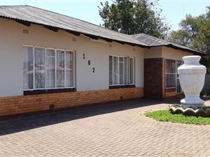 3 Bed House in Rothdene
