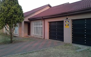 3 Bedroom House in Bonanne