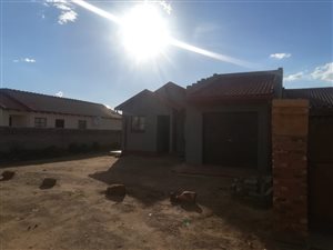 2 Bed House in Lakeside