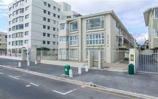 2 Bedroom Apartment in Strand North