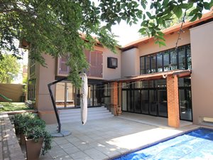 4 Bed House in Dainfern Valley