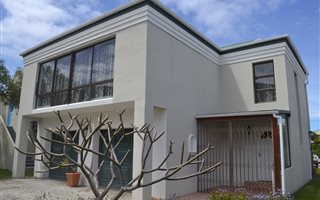 2 Bedroom House in Onrus