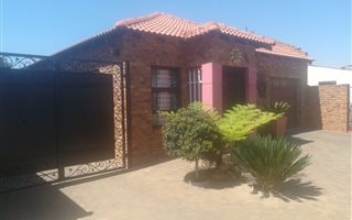 3 Bedroom House in Reiger Park