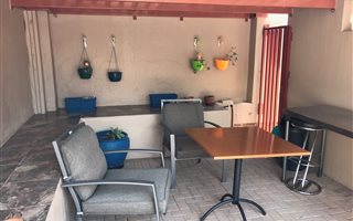 1 Bedroom Garden Cottage in Bromhof