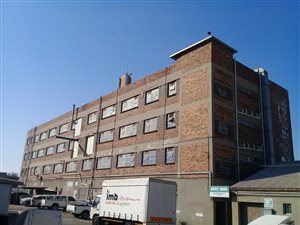299 m² Industrial space in Denver