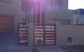 5 Bedroom Duplex in Roodepoort Central
