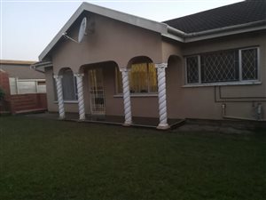 3 Bed House in Longcroft
