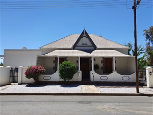 7 Bed House in Graaff Reinet