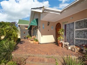 3 Bed House in Monument