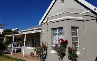 4 Bedroom House in Memorial Road Area