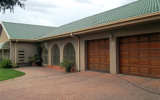4 Bedroom House in Three Rivers East