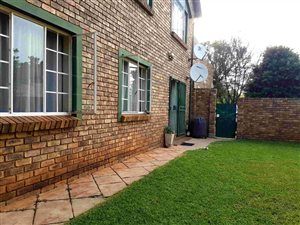 2 Bed Townhouse in Rietvalleirand