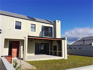 3 Bed House in Kelderhof Country Village