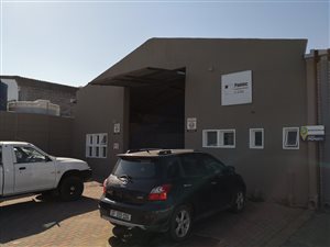 285 m² Industrial space in Okavango Park
