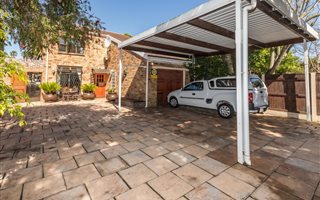 3 Bedroom House in Kirstenhof
