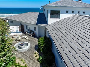 5 Bed House in Yzerfontein
