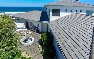 5 Bedroom House in Yzerfontein
