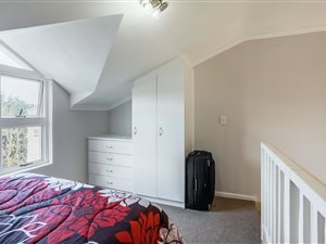 1 Bed Apartment in Wynberg Upper
