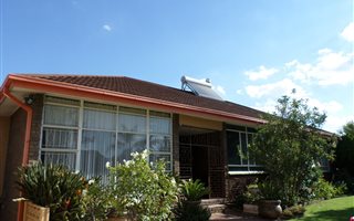 4 Bedroom House in Vanderbijlpark CE7