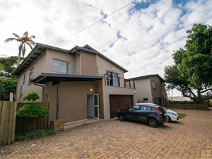 4 Bed House in Shakas Rock