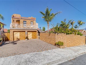 5 Bed House in Avondale