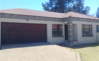 3 Bedroom Townhouse in Jackaroo Park