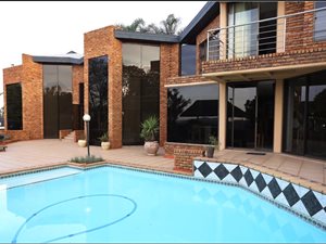 4 Bed House in Waterkloof Park