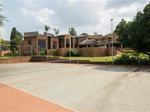 4 Bed House in Waterkloof Park