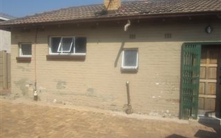 1 Bedroom Garden Cottage in Horison