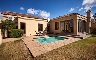 2 Bedroom Simplex in Halfway Gardens