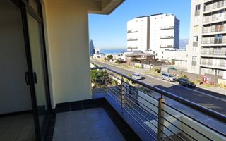 2 Bedroom Apartment in Bloubergstrand