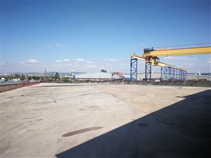 833 m² Industrial space in Roodekop