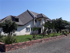 6 Bed House in Theoville