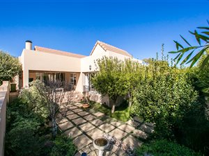 2 Bed House in Cedar Lakes