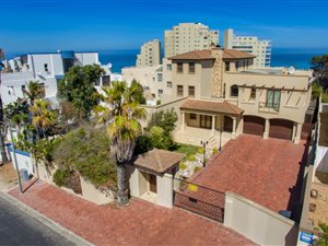 6 Bed House in West Beach