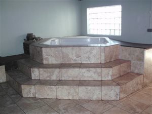4 Bed House in Dunnottar