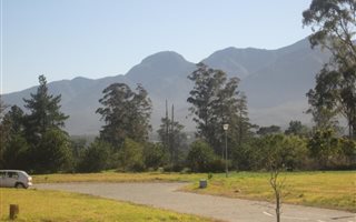 735 m² Land available in King George Park