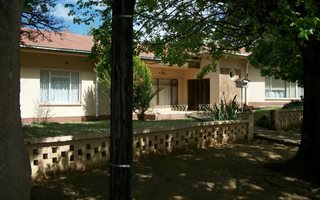 4 Bedroom House in Trompsburg