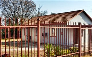 3 Bedroom House in Primindia