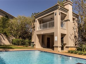 2 Bed Apartment in Eagle Canyon Golf Estate