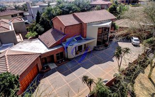 4 Bedroom House in Ruimsig Country Estate