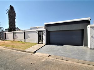 3 Bed House in Crown Gardens