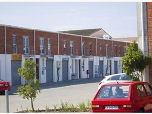 82 m² Commercial space in Maitland